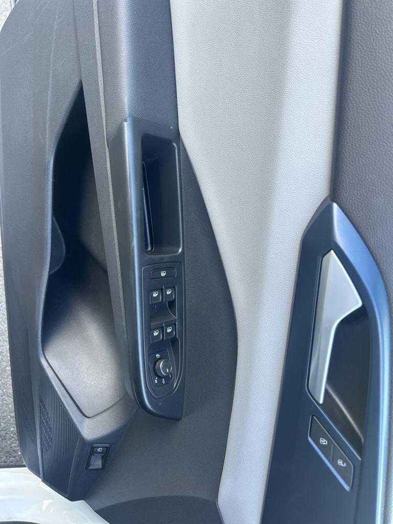 2022 Volkswagen Taos SE photo 10