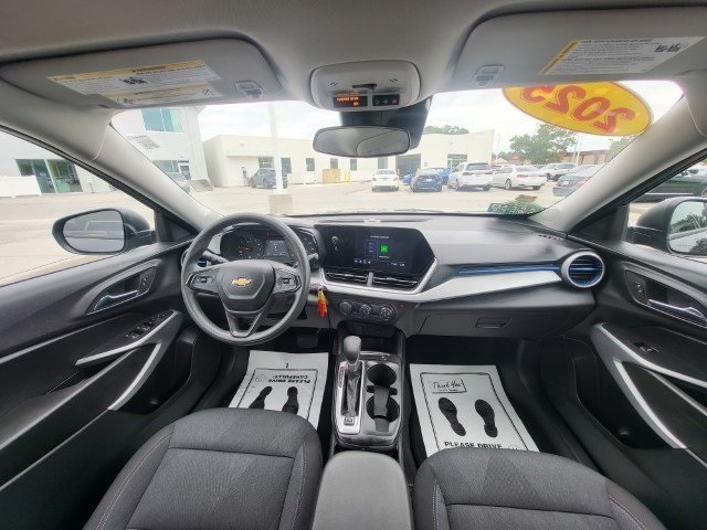 2025 Chevrolet Trax LS photo 12