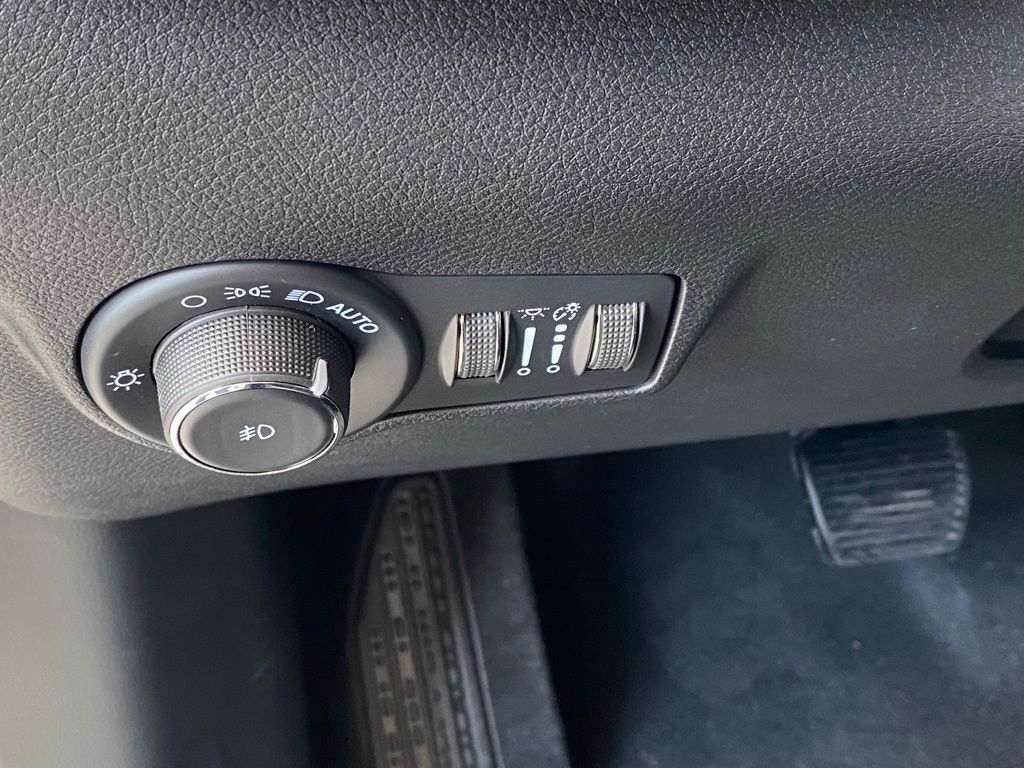 2022 Jeep Compass Latitude photo 30