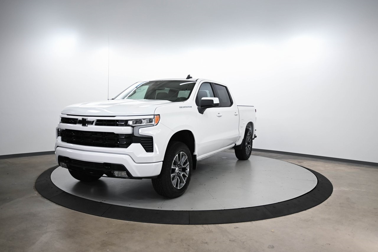 2023 Chevrolet Silverado 1500 RST photo 2