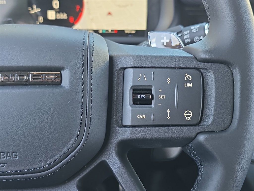2025 Land Rover Defender 110 V8 photo 17