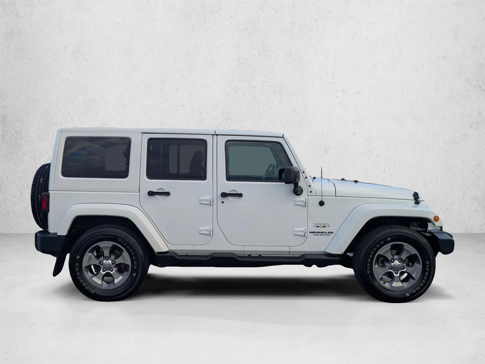2016 Jeep Wrangler Unlimited Sahara photo 4