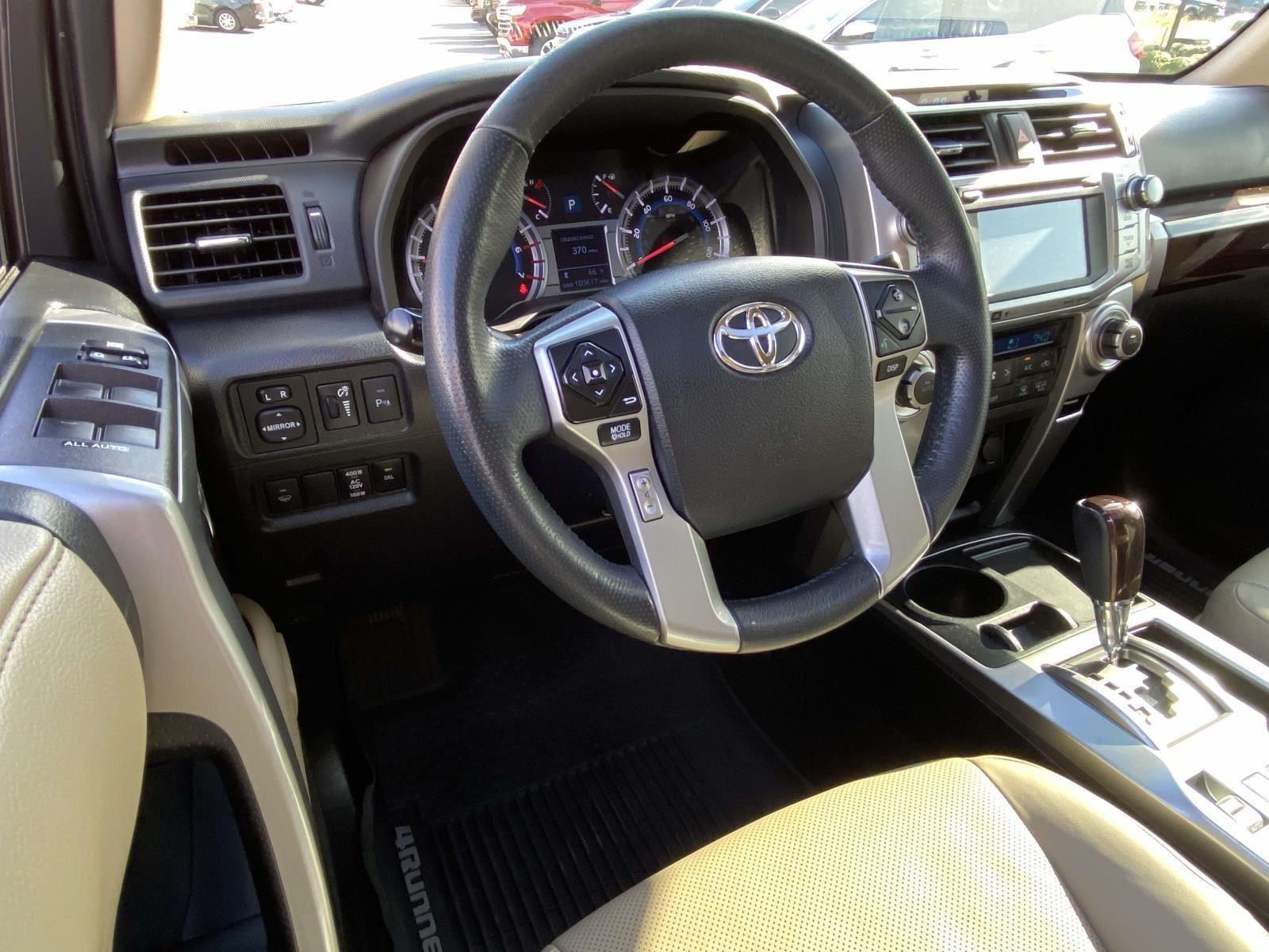 2017 Toyota 4Runner SR5 photo 2