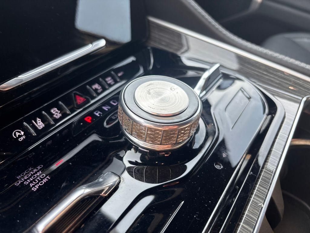 2022 Jeep Wagoneer Series III photo 23
