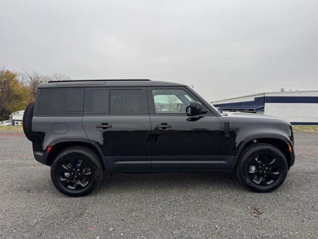 2026 Land Rover Defender 110 S photo 4