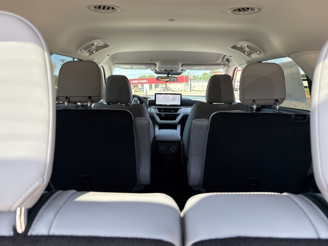 2025 Ford Explorer photo 22
