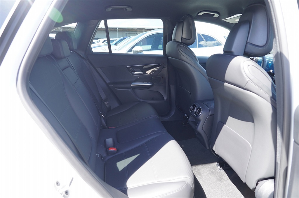 2026 Mercedes Benz GLC 300 photo 13