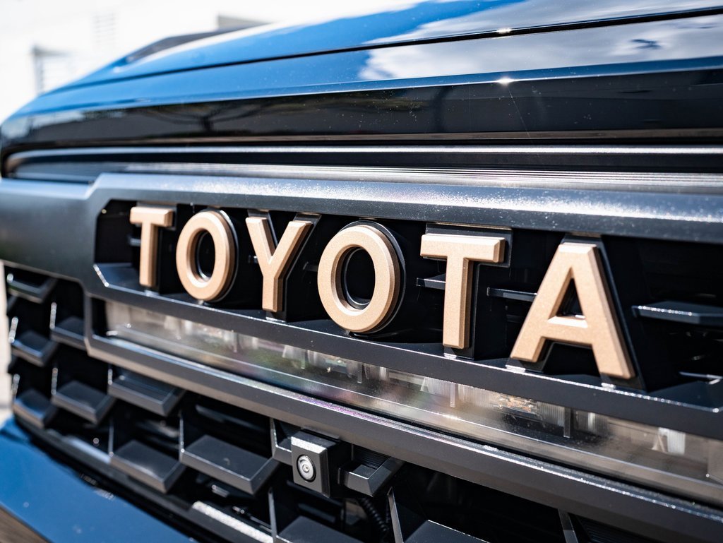 2025 Toyota Tacoma Trailhunter photo 2