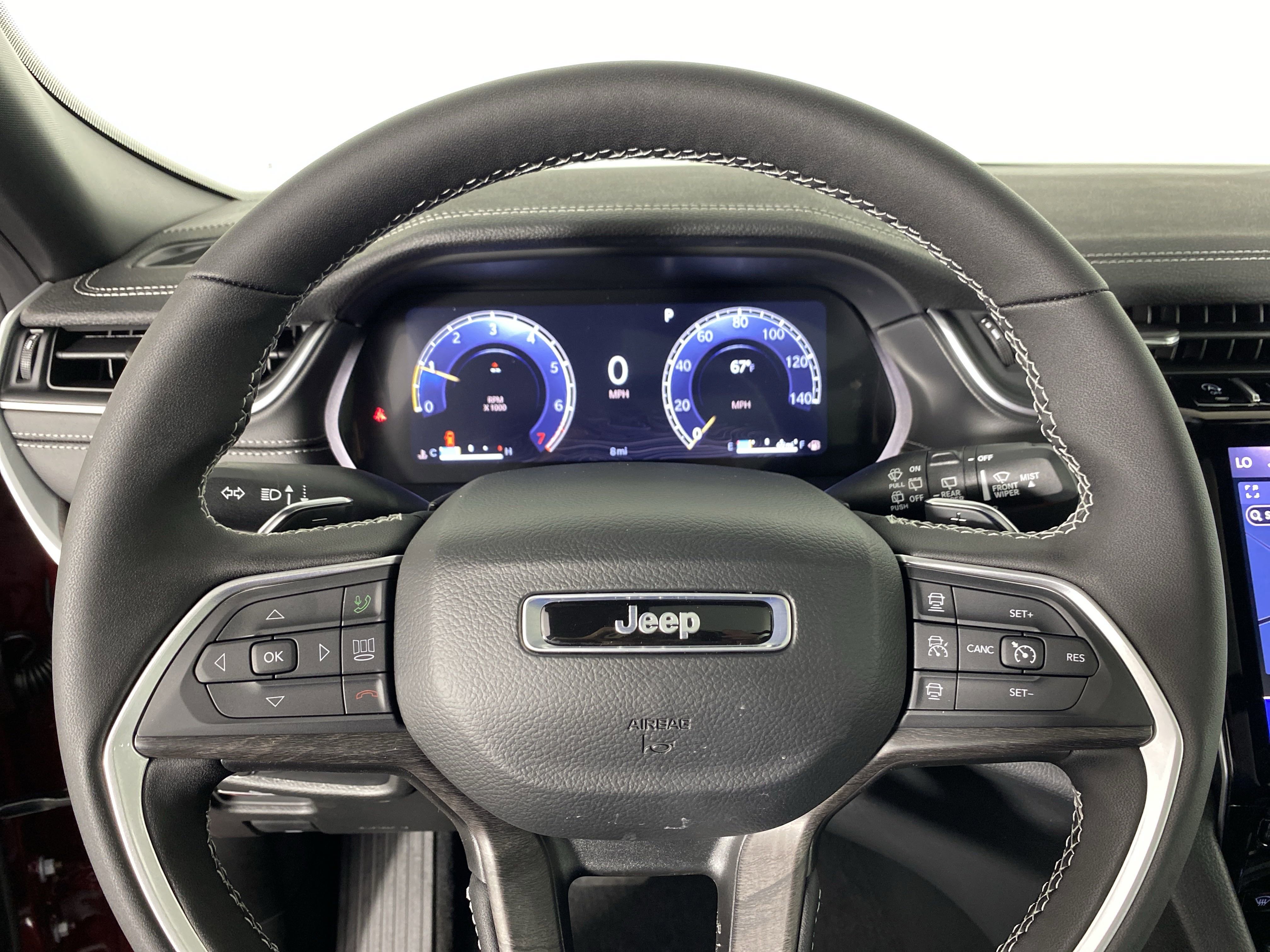 2025 Jeep Grand Cherokee Limited photo 3