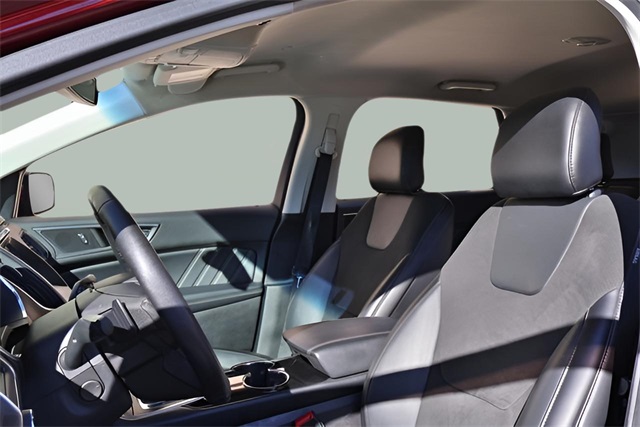 2018 Ford Edge Sport photo 3