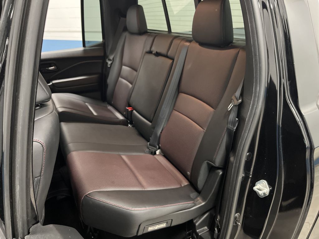2021 Honda Ridgeline Black Edition photo 28