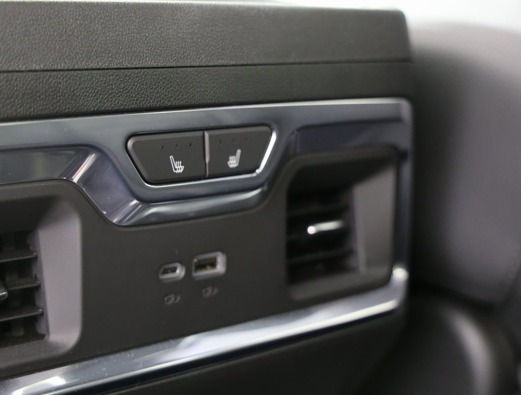 2025 Gmc Sierra HD photo 3