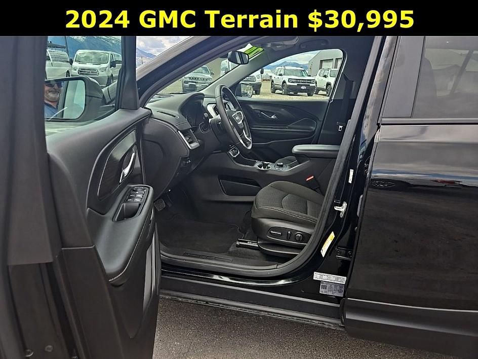 2024 Gmc Terrain SLE photo 9