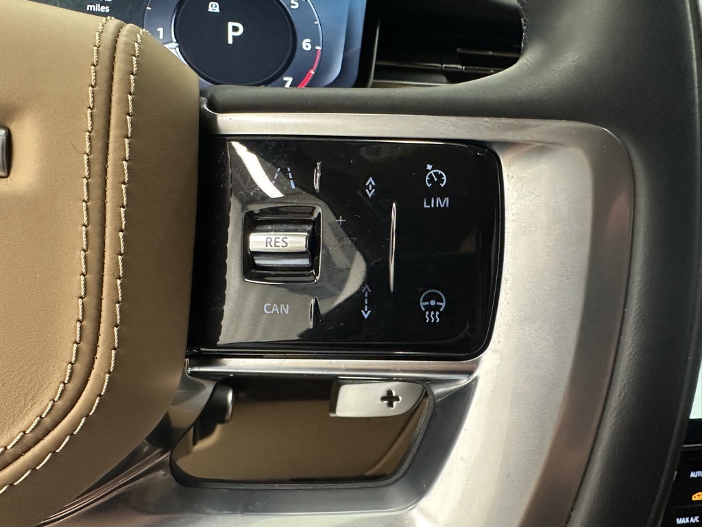 2023 Land Rover Range Rover SE photo 25