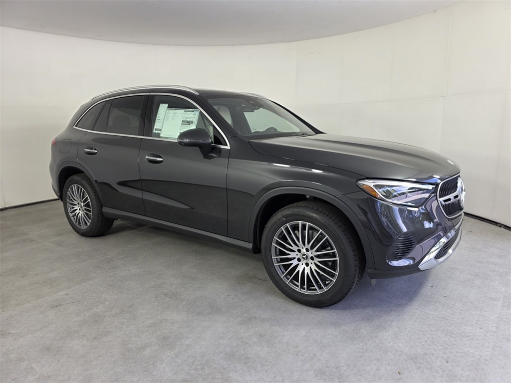2026 Mercedes-Benz GLC Base's photo