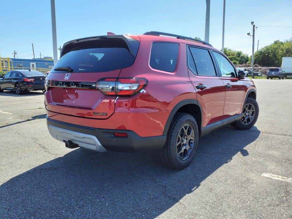 2025 Honda Pilot TrailSport photo 3