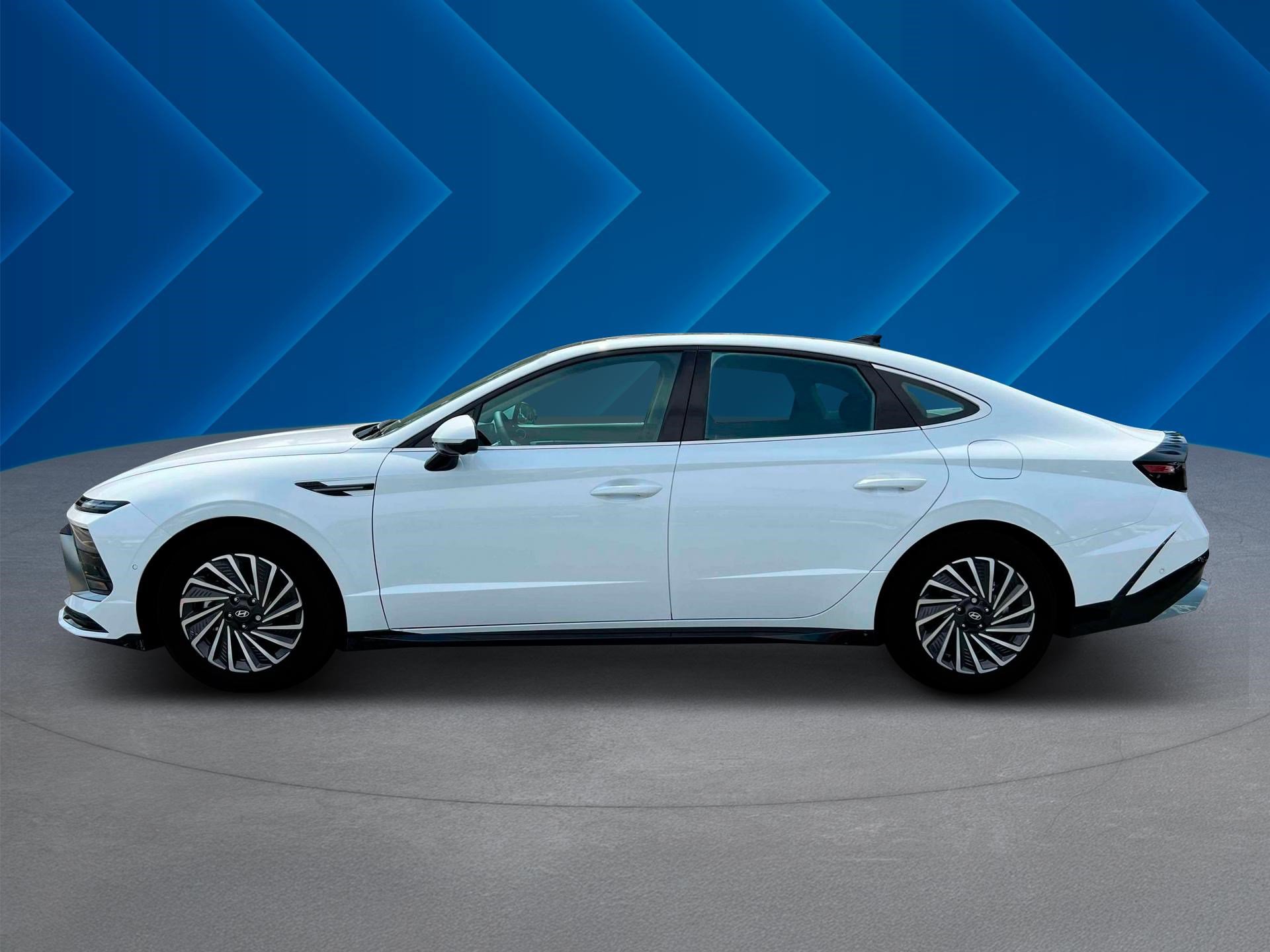 2025 Hyundai Sonata Hybrid Limited photo 2
