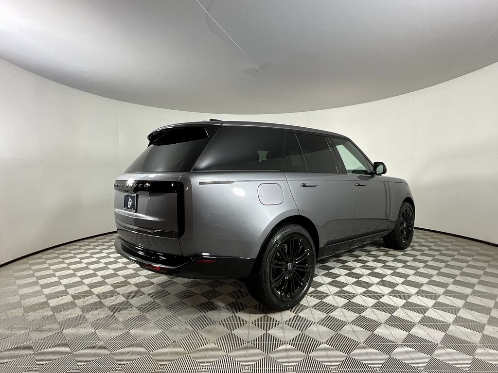 2025 Land Rover Range Rover SE photo 2