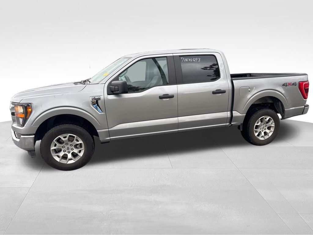 2023 Ford F-150 XLT photo 2