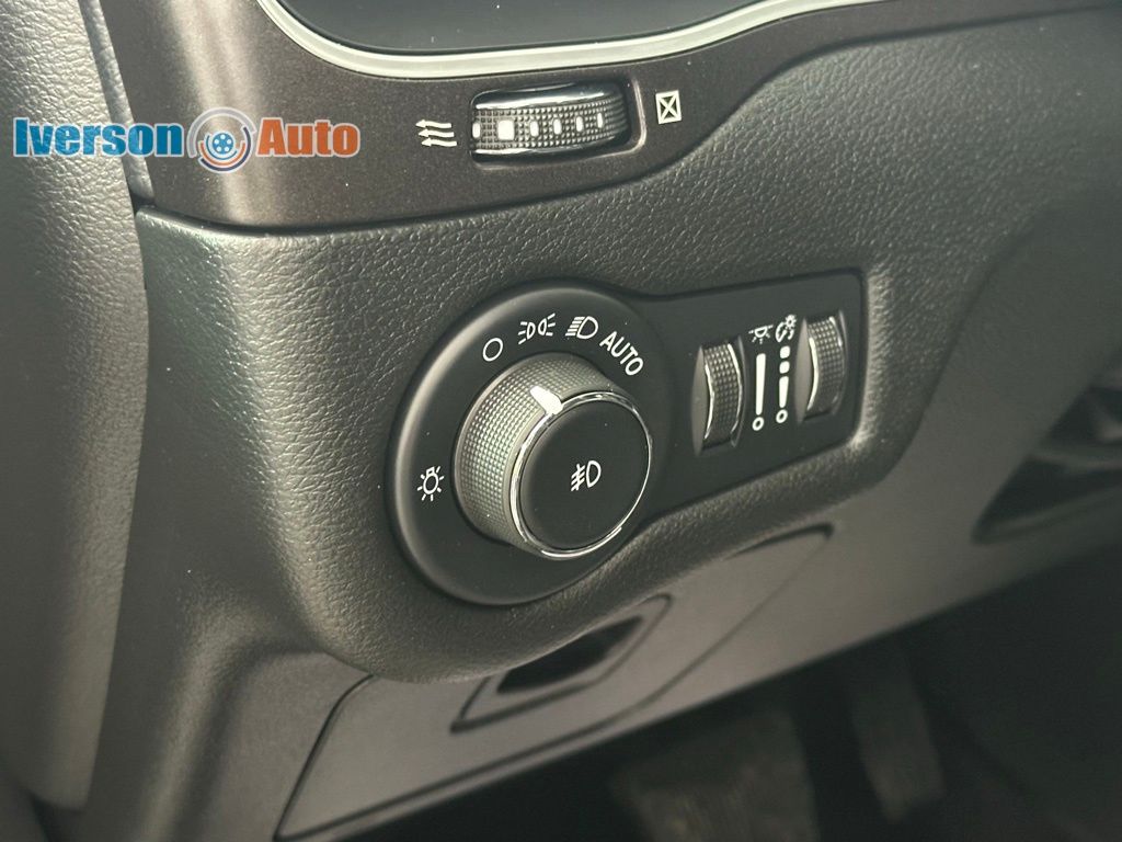 2022 Jeep Cherokee Trailhawk photo 7