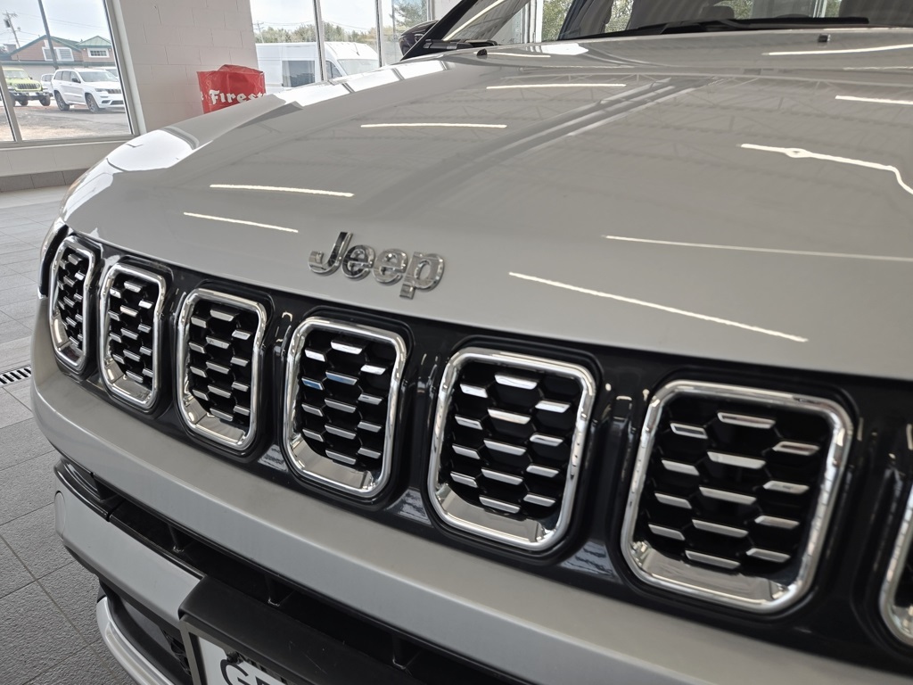 2024 Jeep Compass Limited photo 4