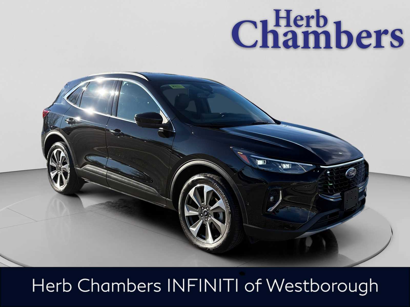 2023 Ford Escape Platinum's photo