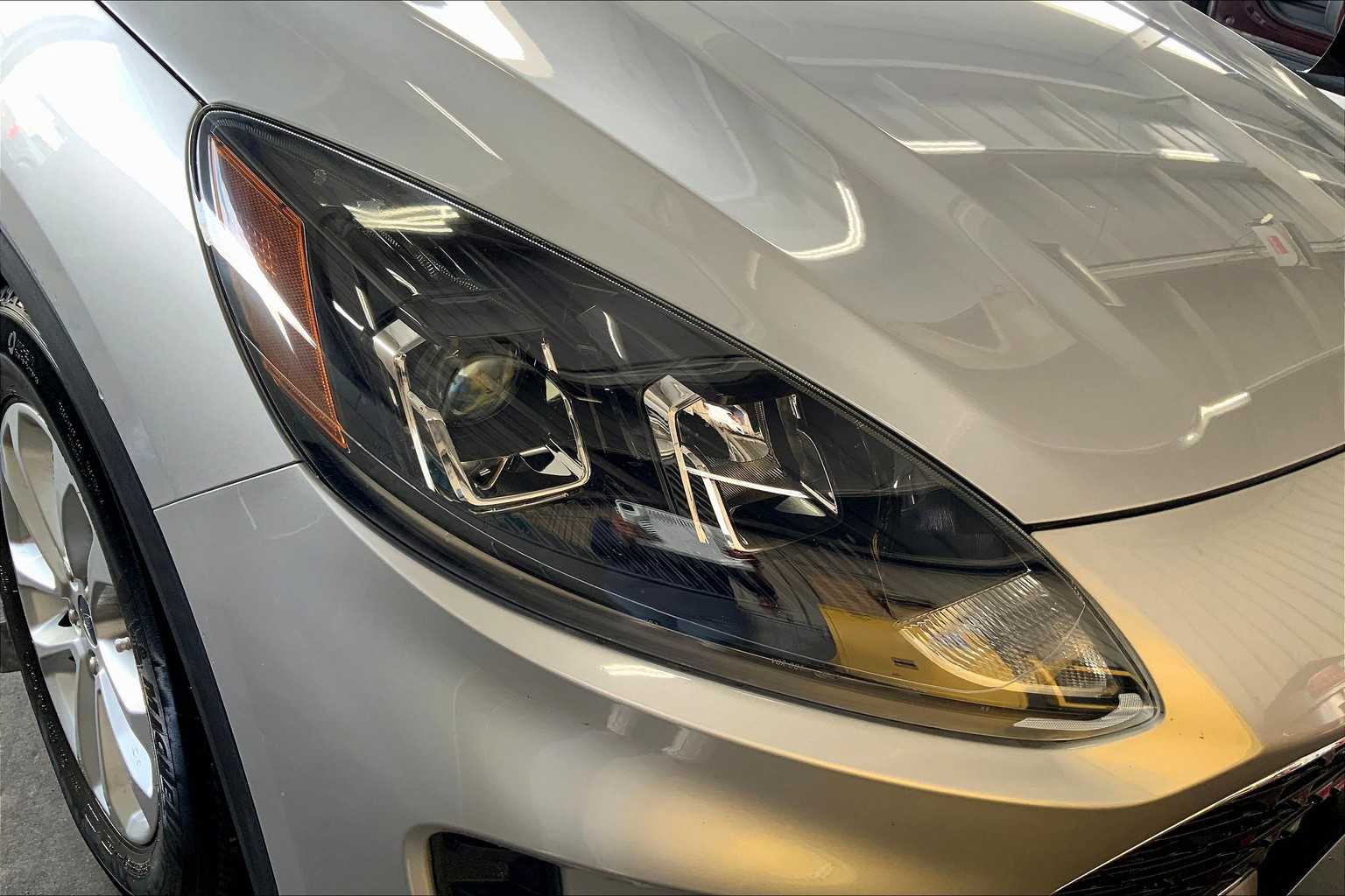 2020 Ford Escape SE photo 25