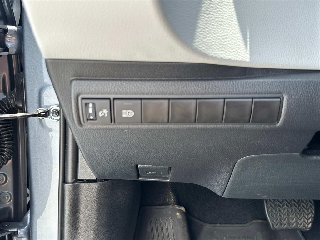2025 Toyota Corolla SE photo 19