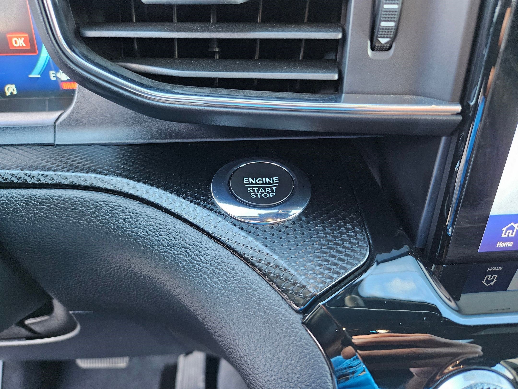 2023 Ford Explorer ST photo 17