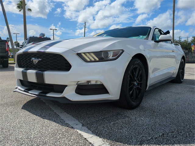 2017 Ford Mustang V6 photo 8