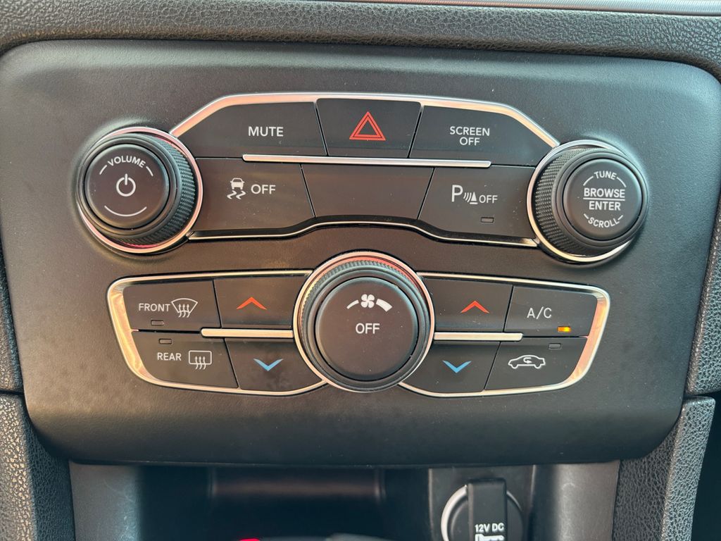 2023 Dodge Charger SXT photo 26