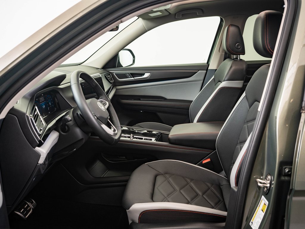2025 Volkswagen Atlas Peak Edition SE photo 19