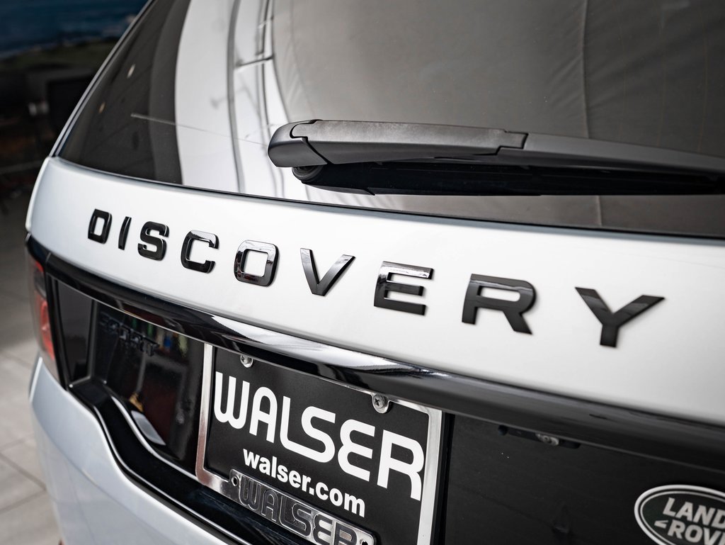 2022 Land Rover Discovery Sport SE photo 9