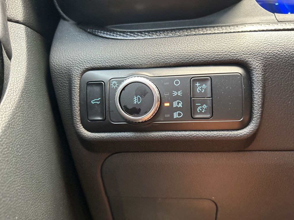 2023 Ford Explorer ST photo 24