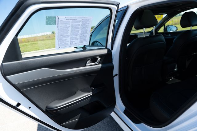 2024 Kia K5 GT-Line photo 17