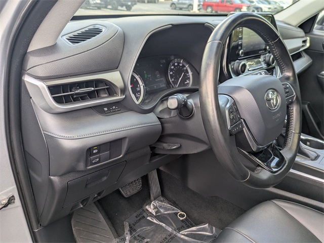 2020 Toyota Highlander XLE photo 2