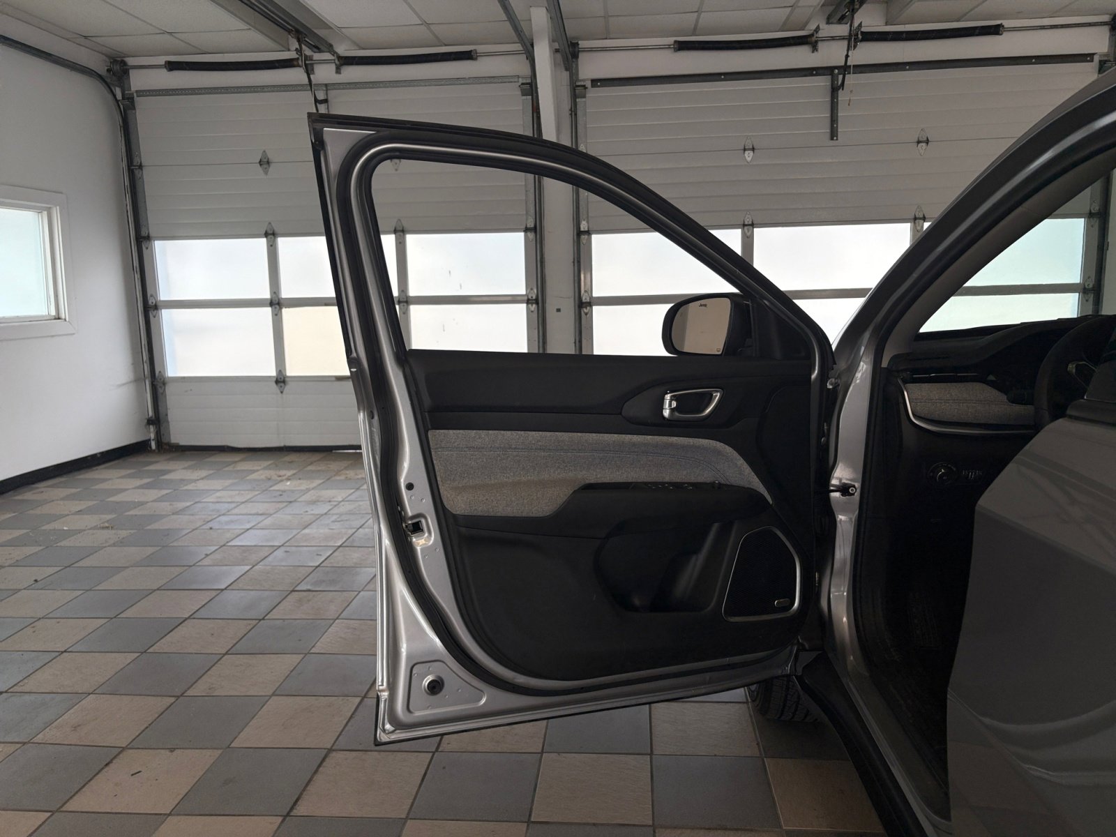 2022 Jeep Compass Latitude photo 25