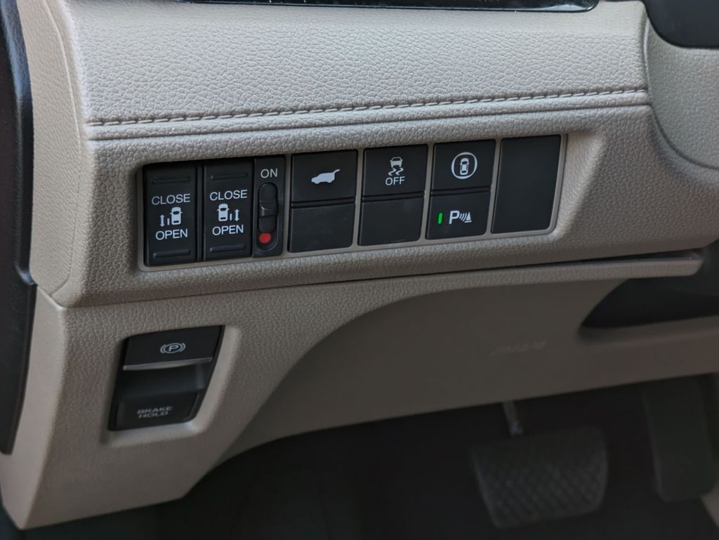 2022 Honda Odyssey Touring photo 10