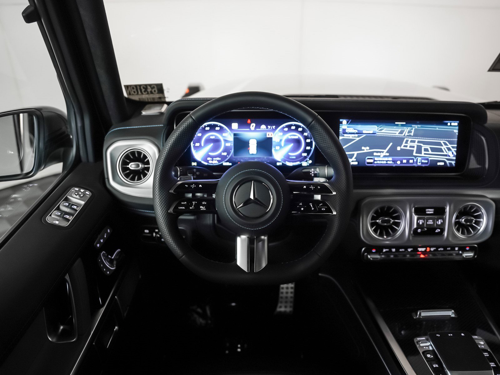 2025 Mercedes Benz G photo 13