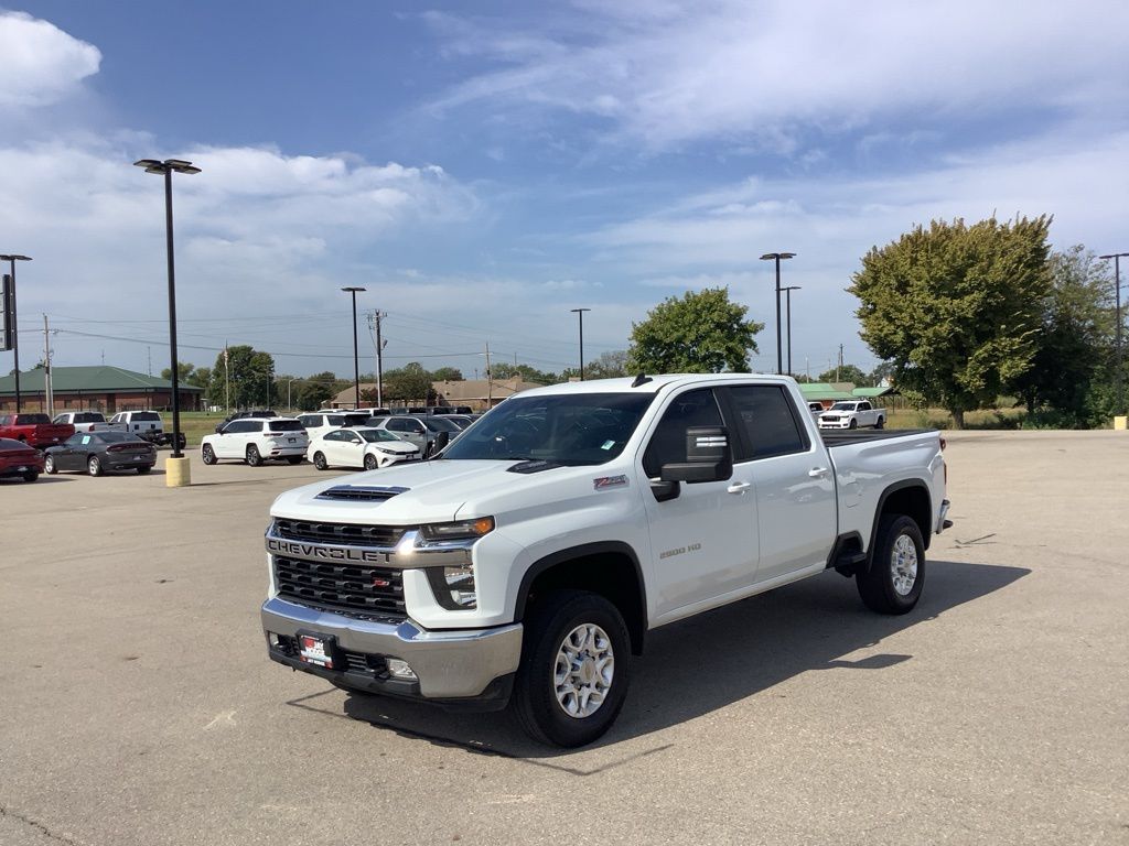 2023 Chevrolet Silverado 2500HD LT photo 3