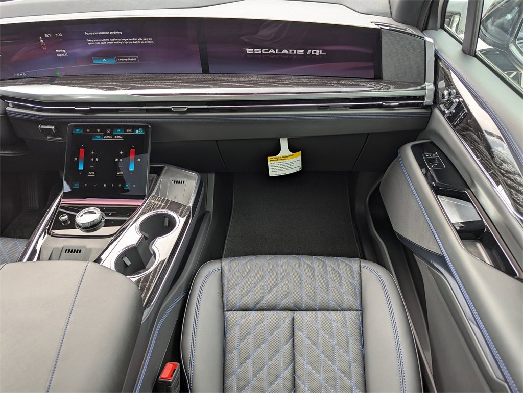 2026 Cadillac Escalade Luxury photo 14