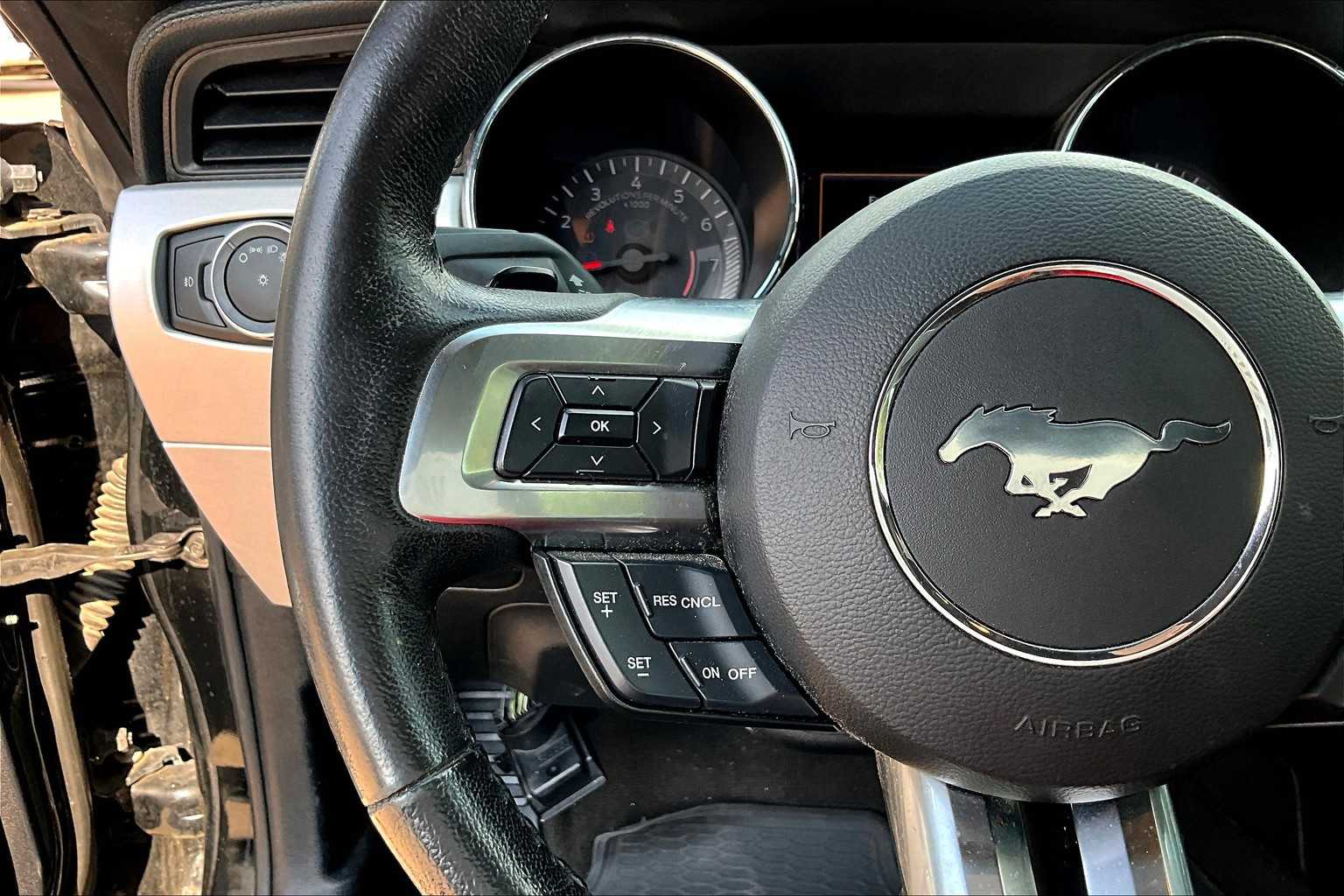 2016 Ford Mustang Convertible photo 19