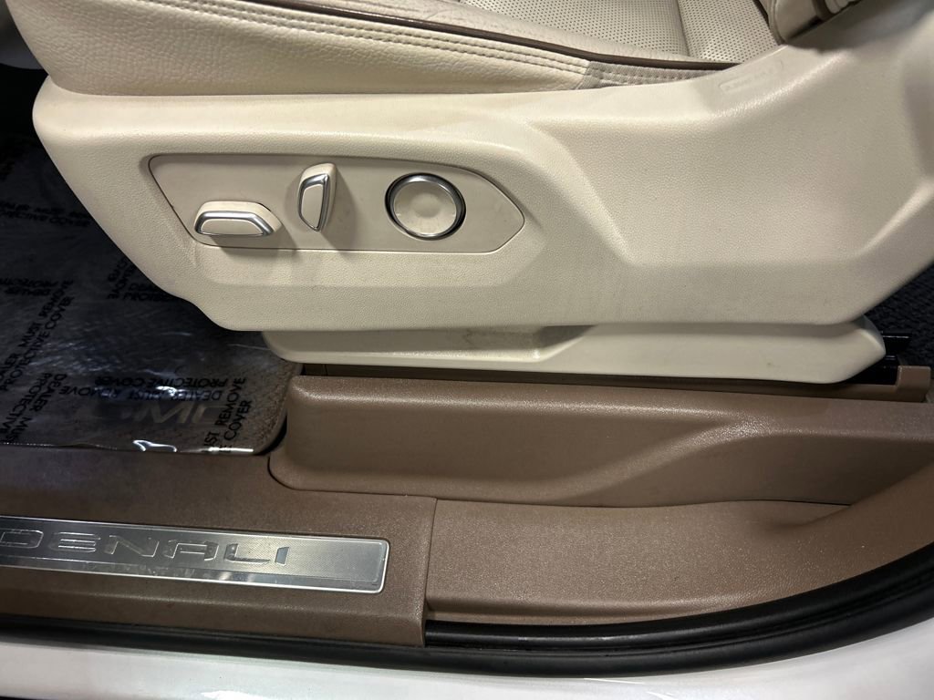 2021 Gmc Yukon Denali photo 12