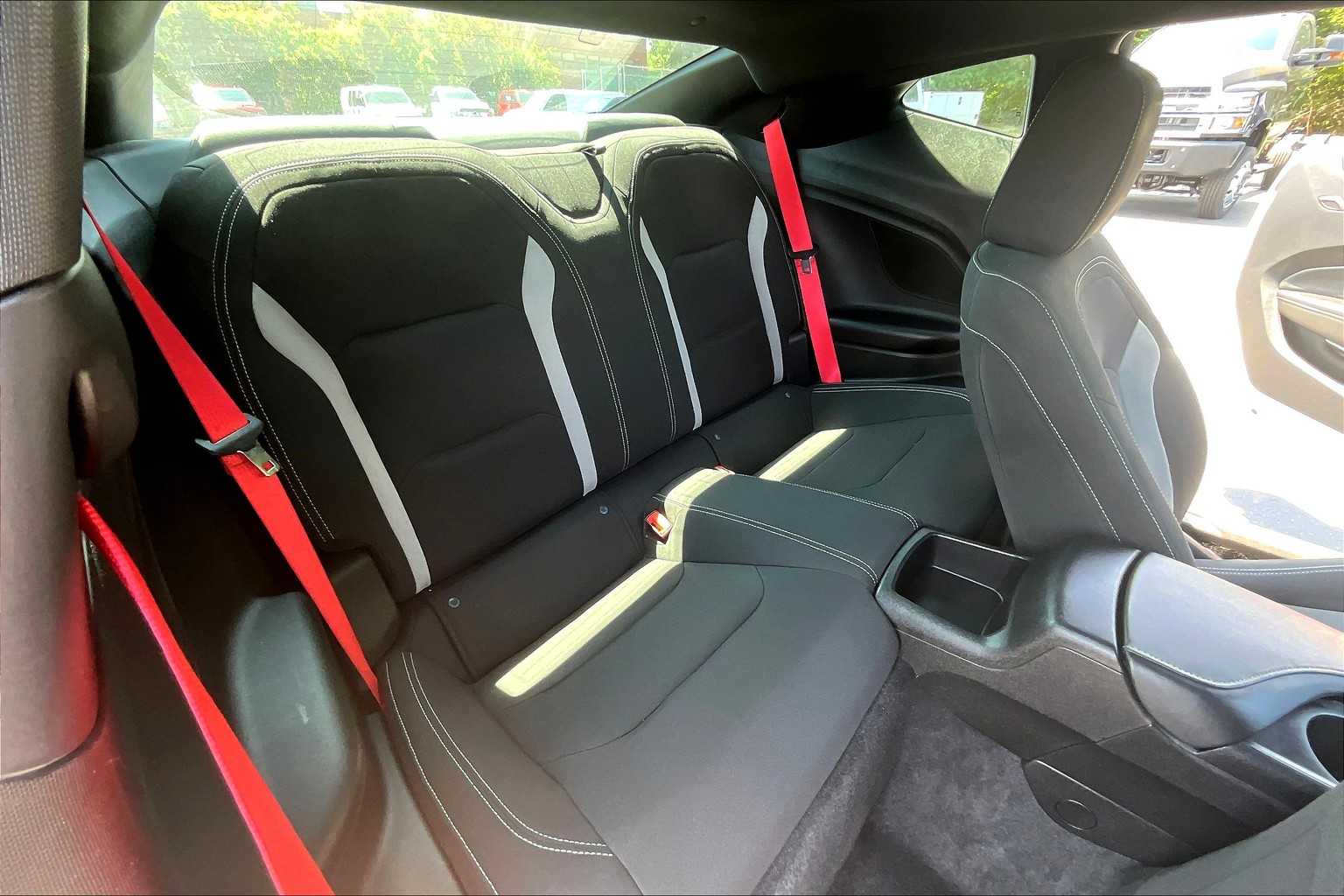 2021 Chevrolet Camaro 1LT photo 14