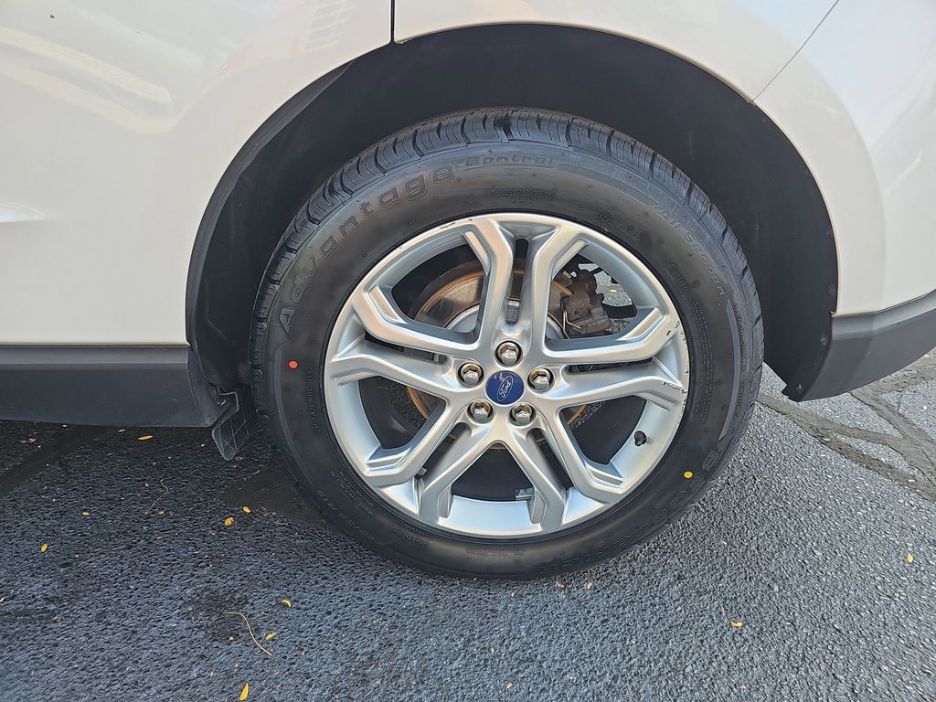 2018 Ford Edge Titanium photo 31