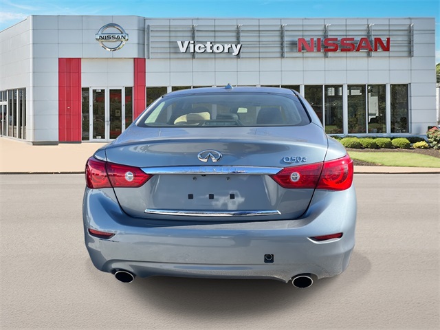 2015 Infiniti Q50 photo 3