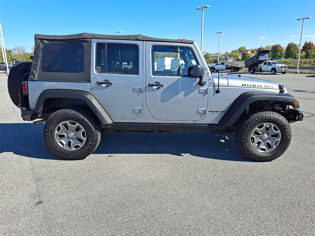 2016 Jeep Wrangler Unlimited Rubicon photo 8