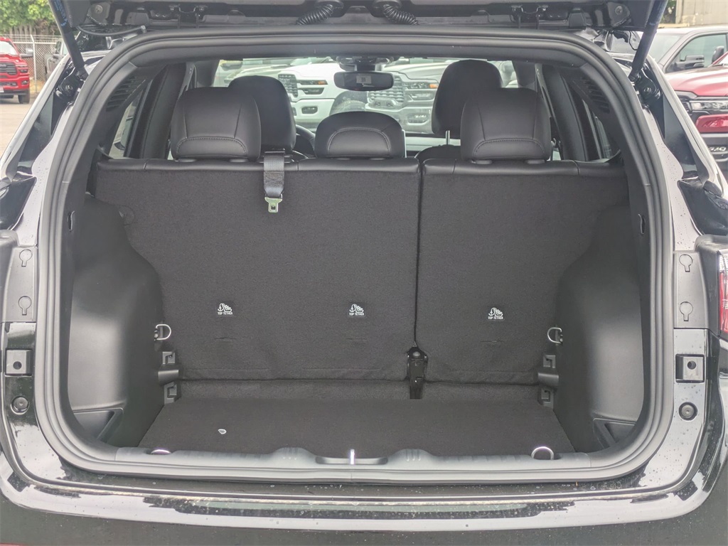 2026 Jeep Compass Latitude Altitude photo 2