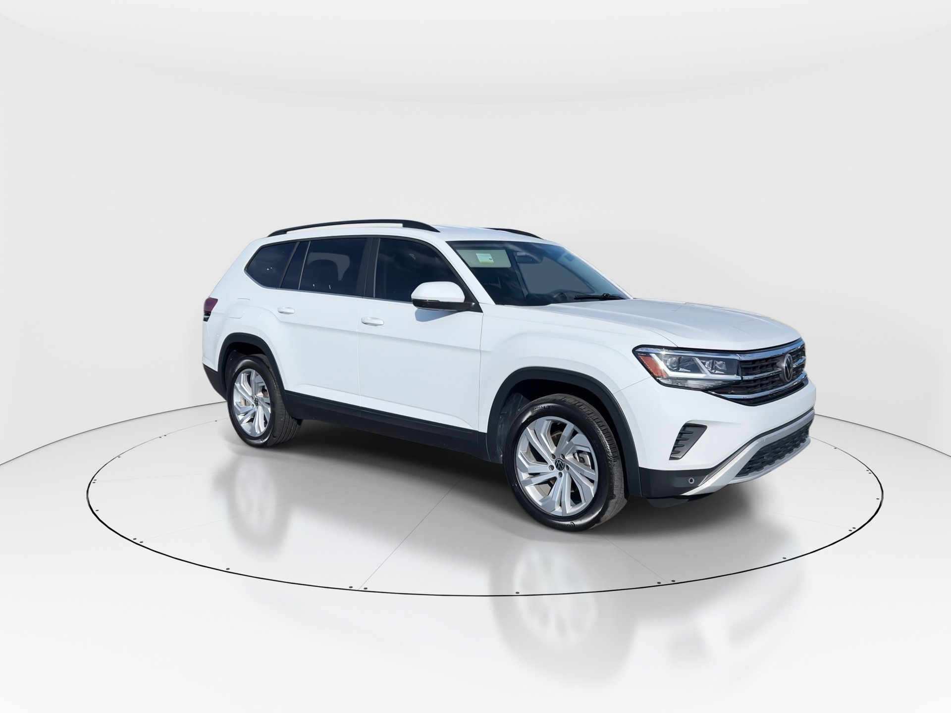Used 2022 Volkswagen Atlas SE w/Tech with VIN 1V2WR2CA5NC502670 for sale in Kansas City