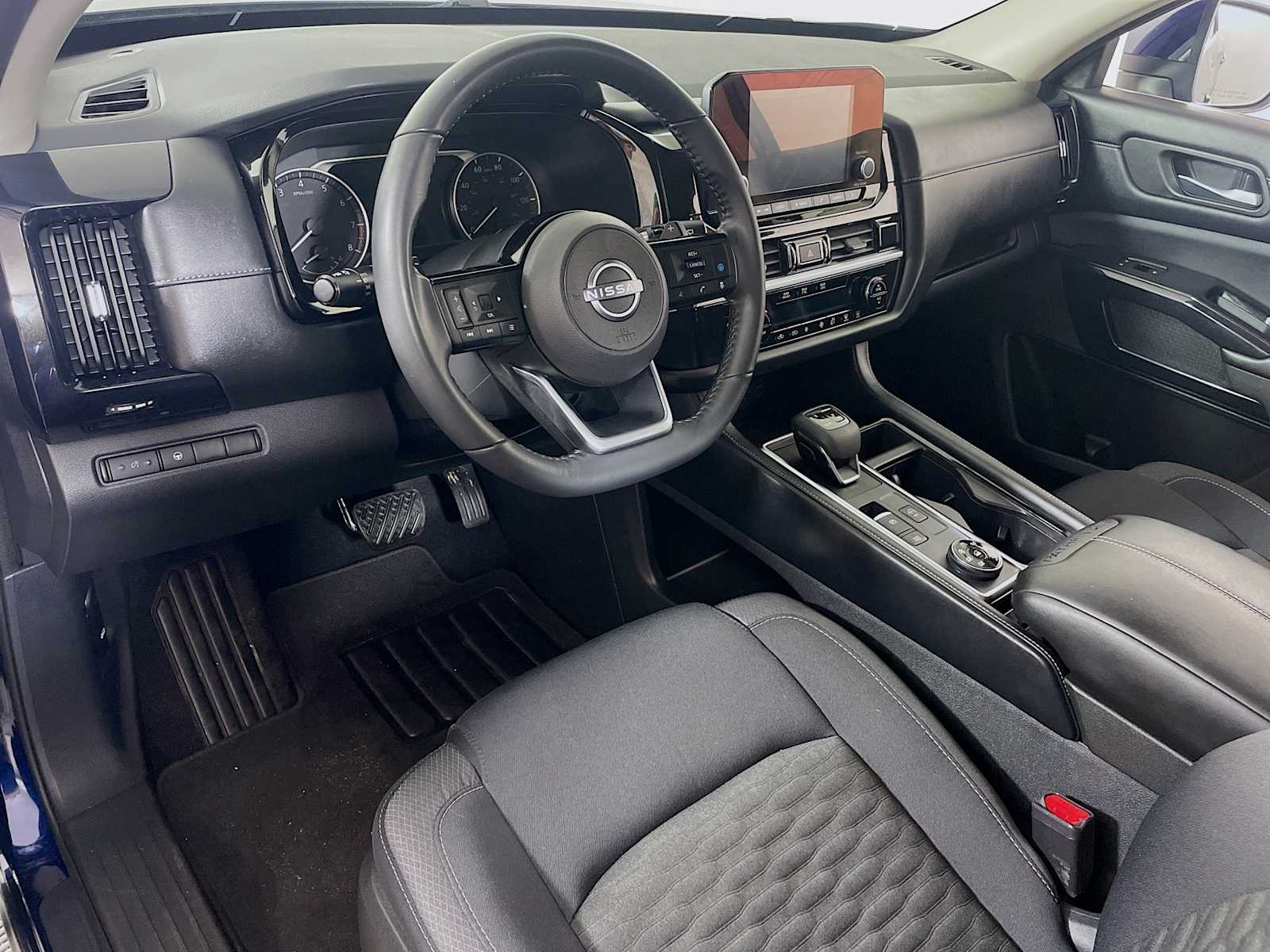 2022 Nissan Pathfinder SV photo 4